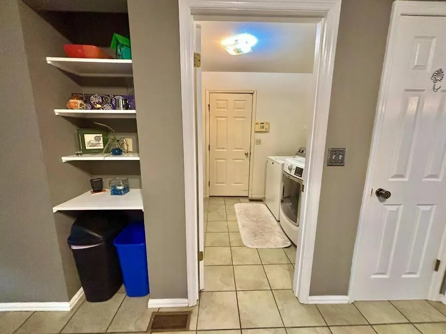 Spacious Retreat With Serene Garden Sleeps Up To Eleven Olivette