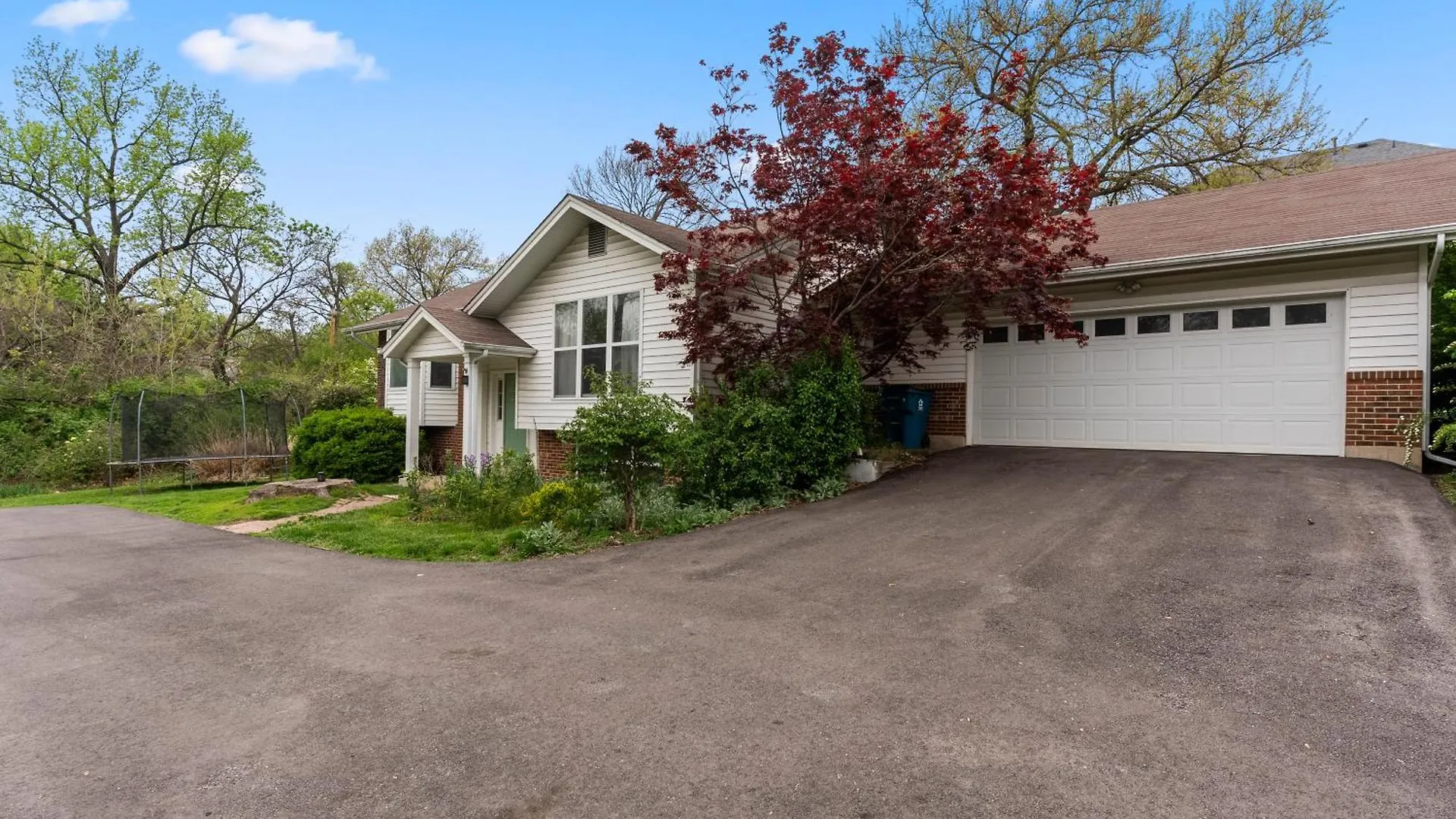 Holiday home Spacious Retreat With Serene Garden Sleeps Up To Eleven Olivette