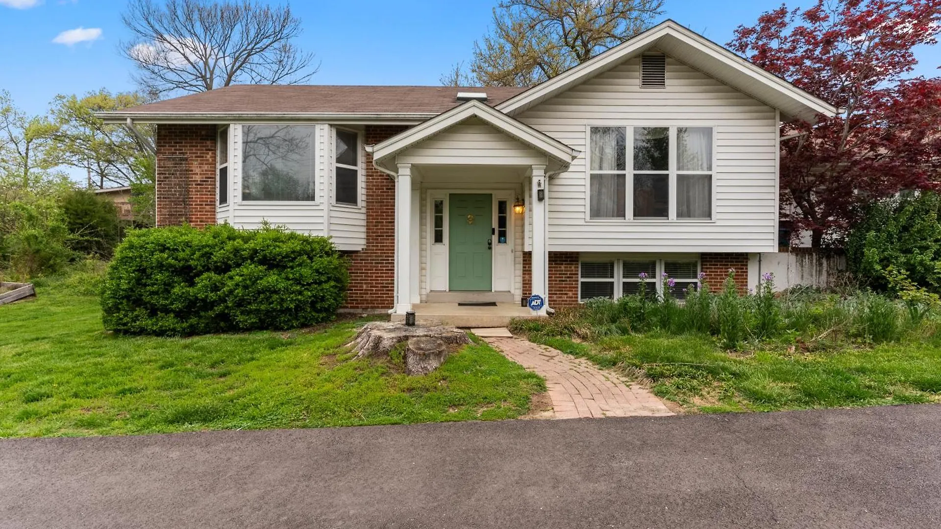 Spacious Retreat With Serene Garden Sleeps Up To Eleven Olivette