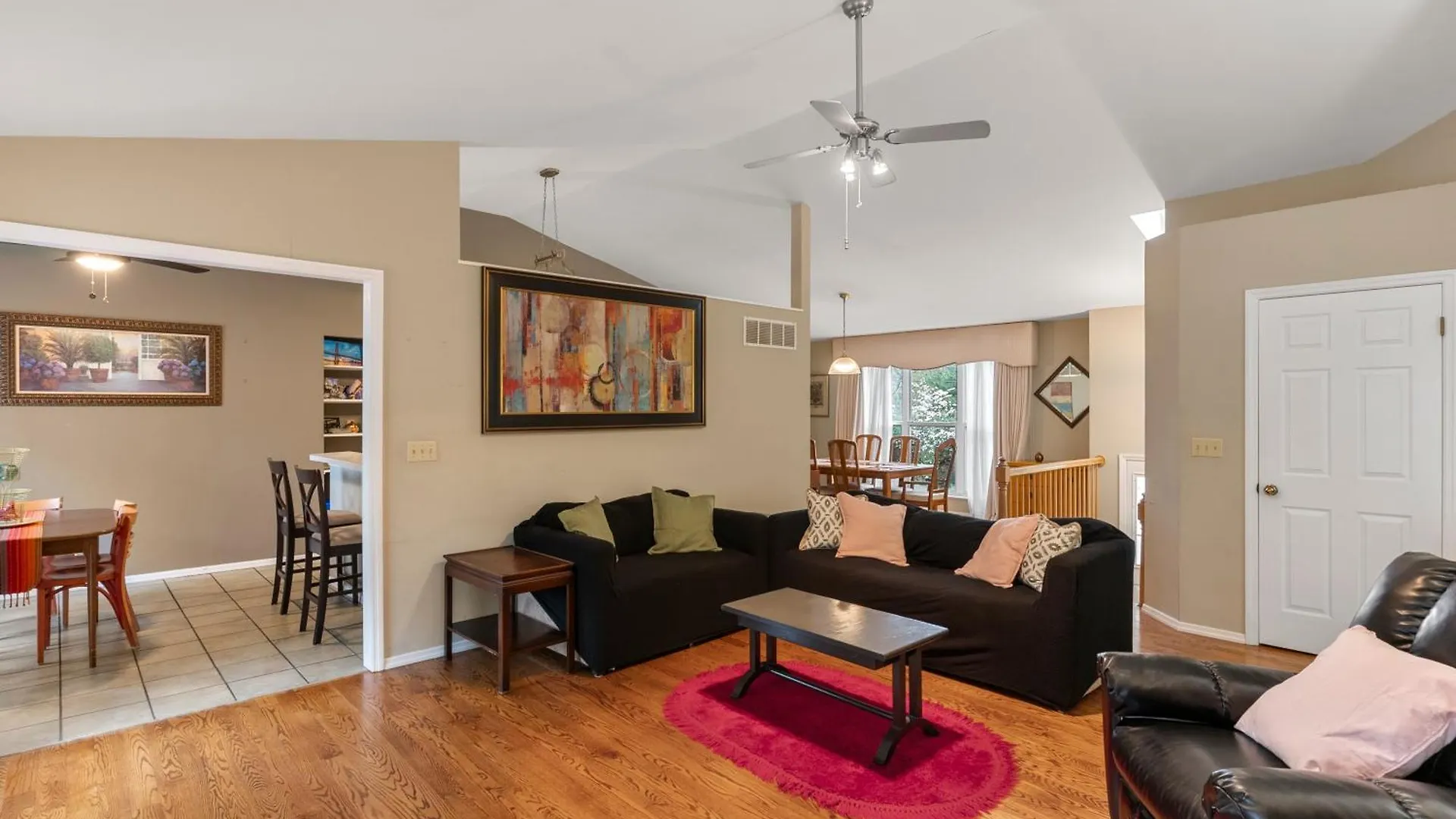 Holiday home Spacious Retreat With Serene Garden Sleeps Up To Eleven Olivette